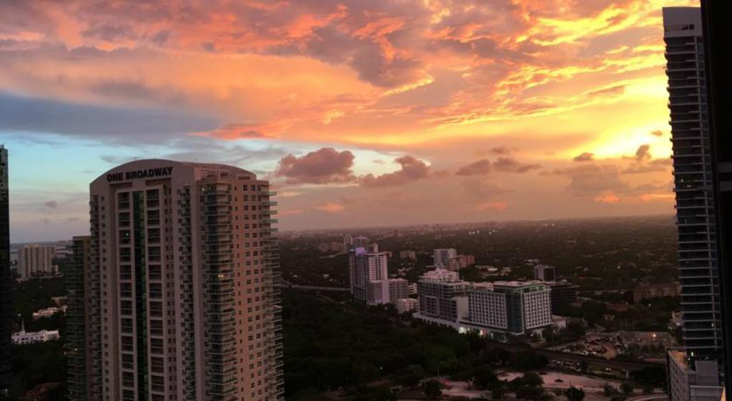 Lyx Suites At One Broadway In Brickell ไมอามี ภายนอก รูปภาพ